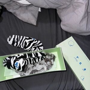 Off white pool slide size 37 (6.5 us) brand new never worn with tags and og box